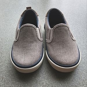 New Old Navy baby slip on shoes, size 5